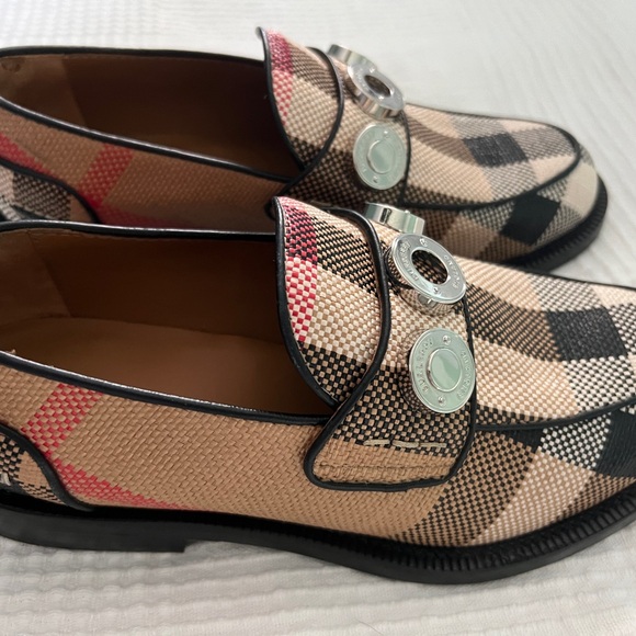 Authentic Burberry Broadbrook Check Logo Loafers Womens - Picture 3 of 8